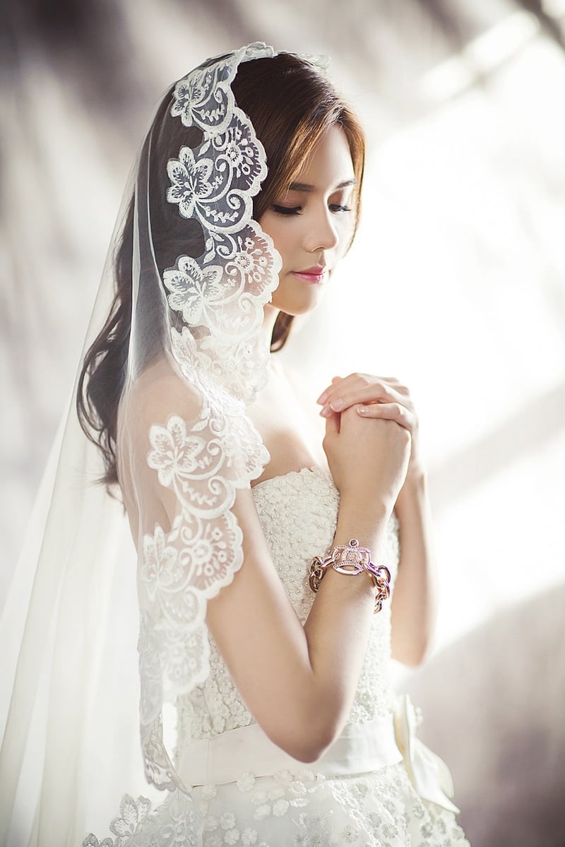 Bridal Clutch